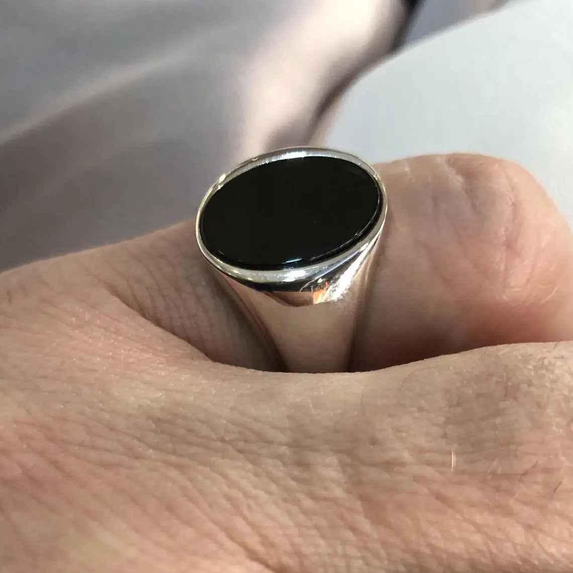 Silver Men's Oval Black Onix Plain Sides Signet Ring O-T Sizes - Gift Boxed