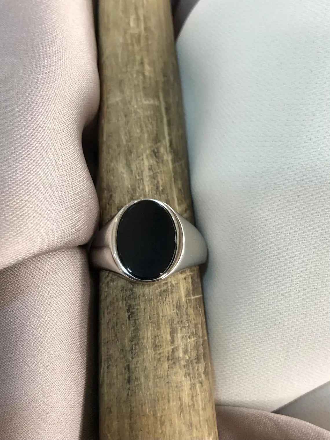 Silver Men's Oval Black Onix Plain Sides Signet Ring O-T Sizes - Gift Boxed