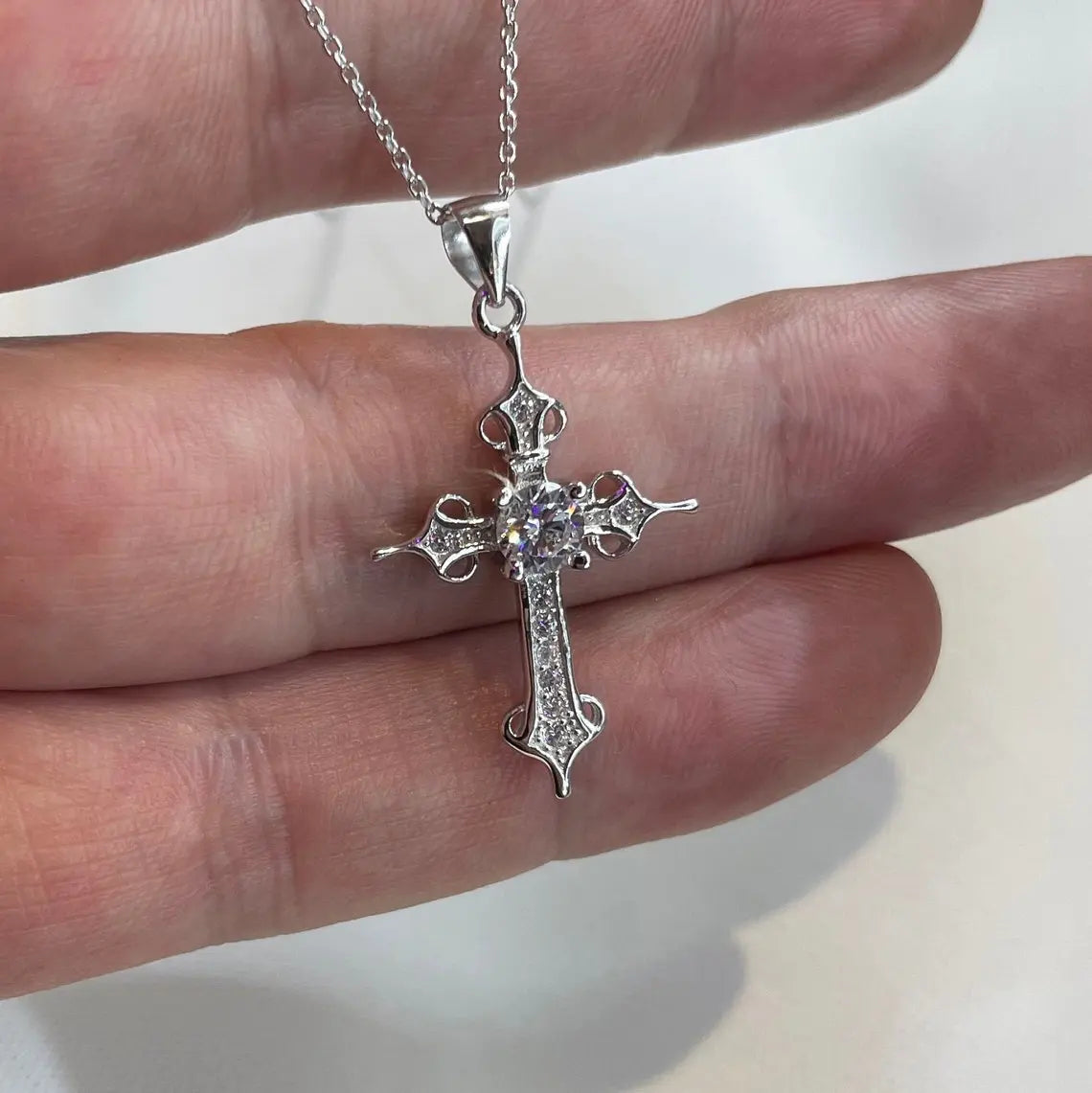 Created Diamond Cross Pendant Necklace: Sterling Silver, 18" Chain limanilondon