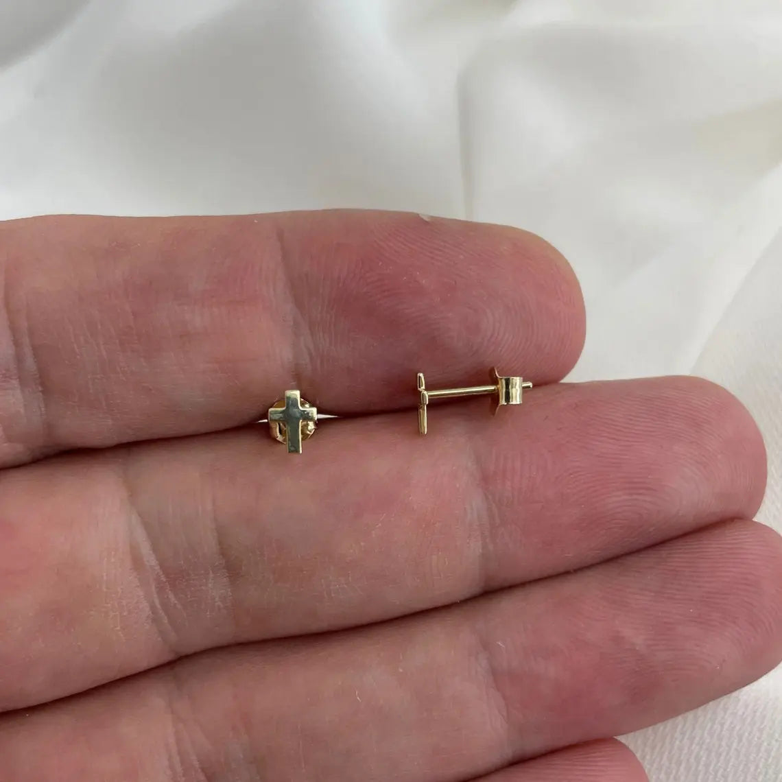 Genuine 9CT Yellow Gold Cross Stud Earrings 0.33 Grams - Gift Boxed limanilondon