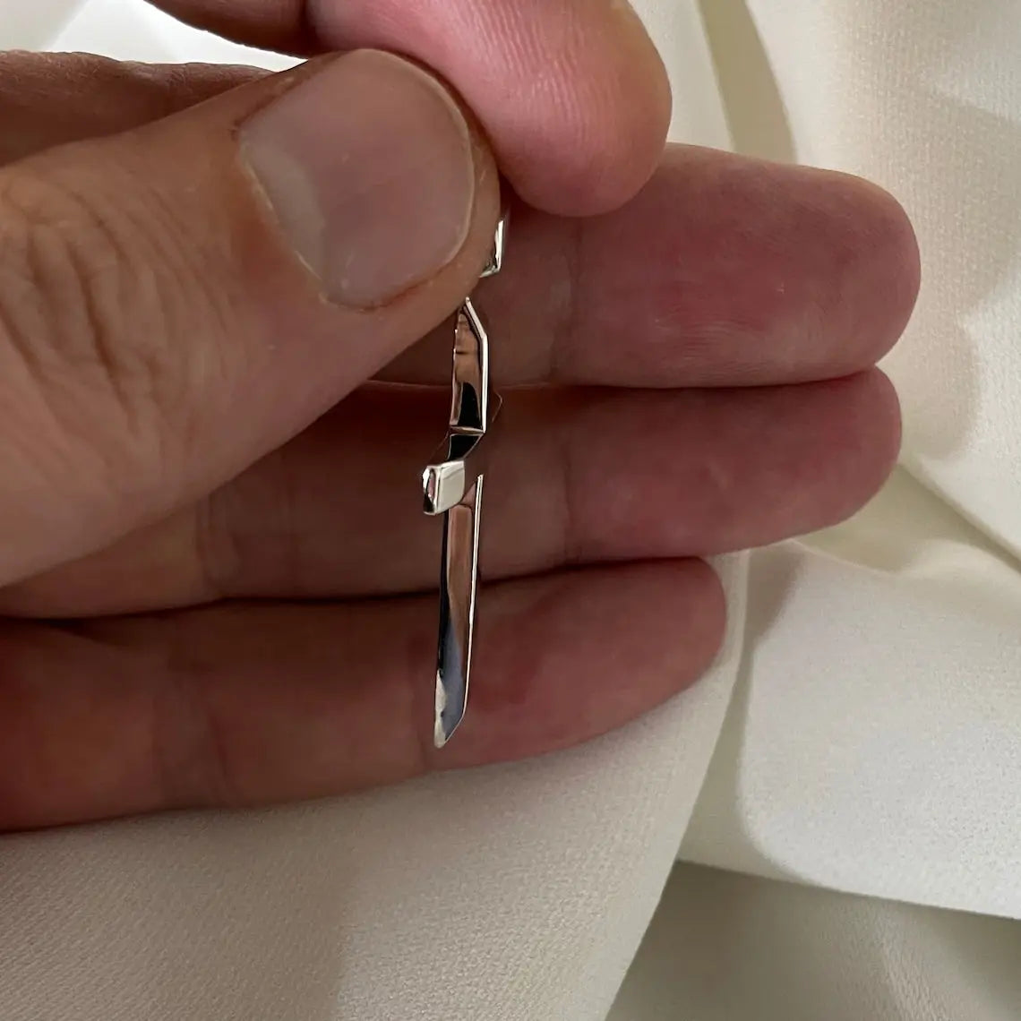 Sterling Silver Cross Pendant with Silver trace Chain - Gift Boxed limanilondon