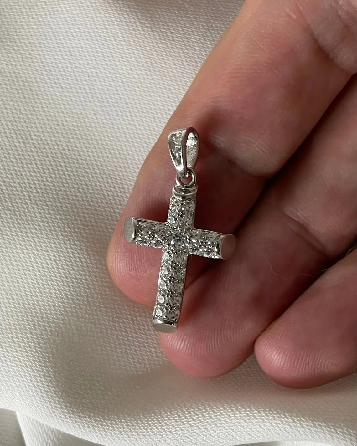 Sterling Silver CZ Cross Pendant - Gift Boxed (3.30 Grams) limanilondon