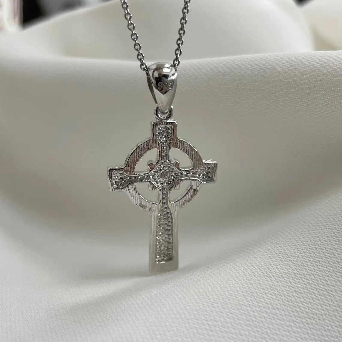 Sterling Silver Celtic Cross Pendant 1.20 Grams with Silver Faceted Belcher Chain - Gift Boxed limanilondon