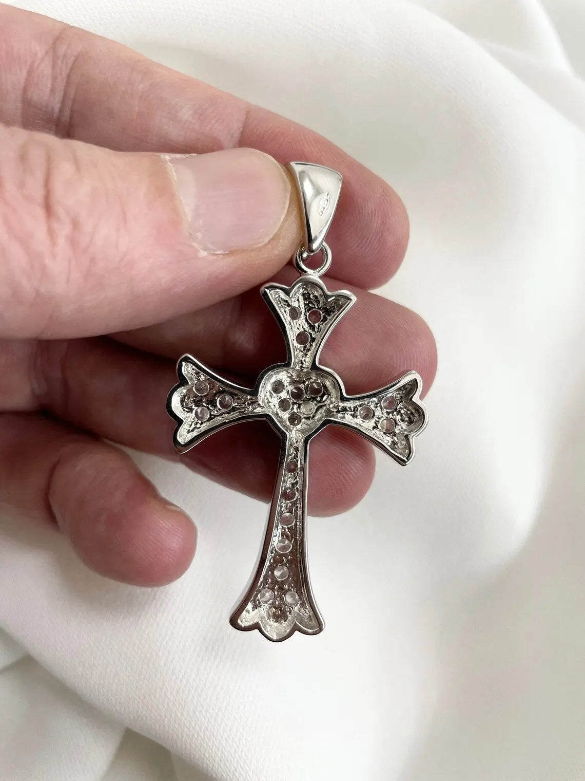 Sterling Silver CZ Heart Cross Pendant - Gift Boxed (16.00 Grams) limanilondon