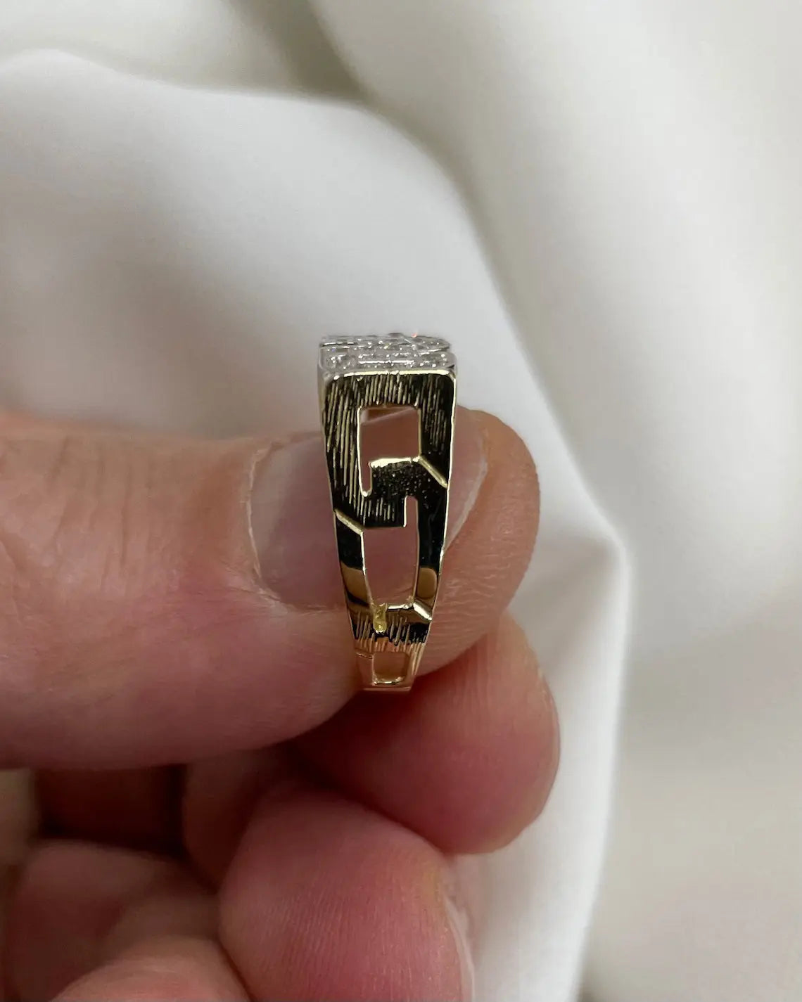 9ct Yellow Gold Men's DAD Ring with CZ - Gift Boxed limanilondon