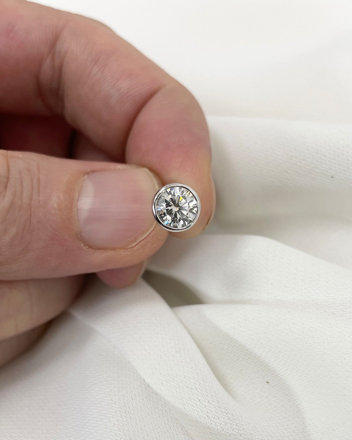 moissanite diamond earring