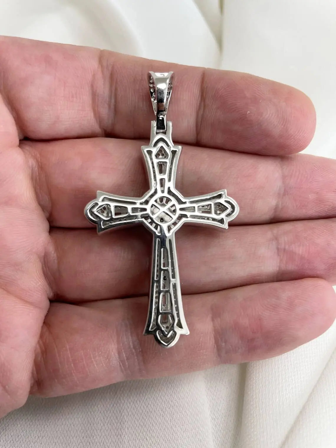 Sterling Silver Crucifix Pendant Set with Cross - Elegant 15.4 Grams Sterling Silver Cross Pendant limanilondon
