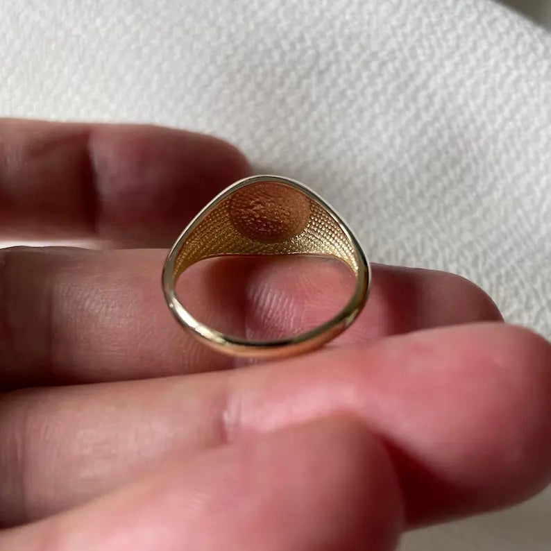 Personalised 9ct Yellow Gold Men's Signet Ring | Engraved Gold Ring limanilondon