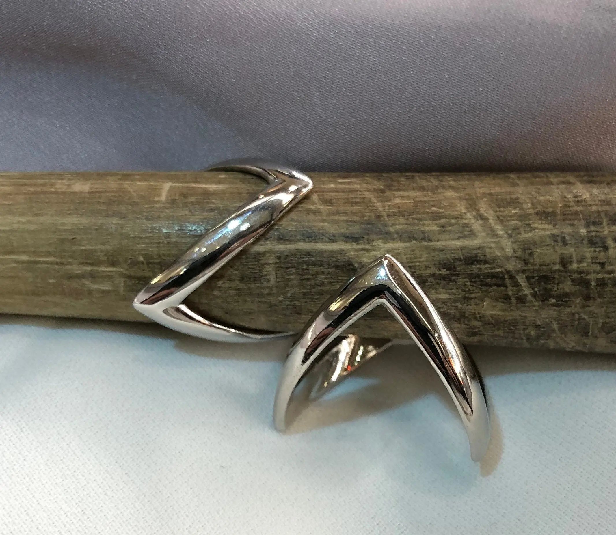 ladies wishbone ring