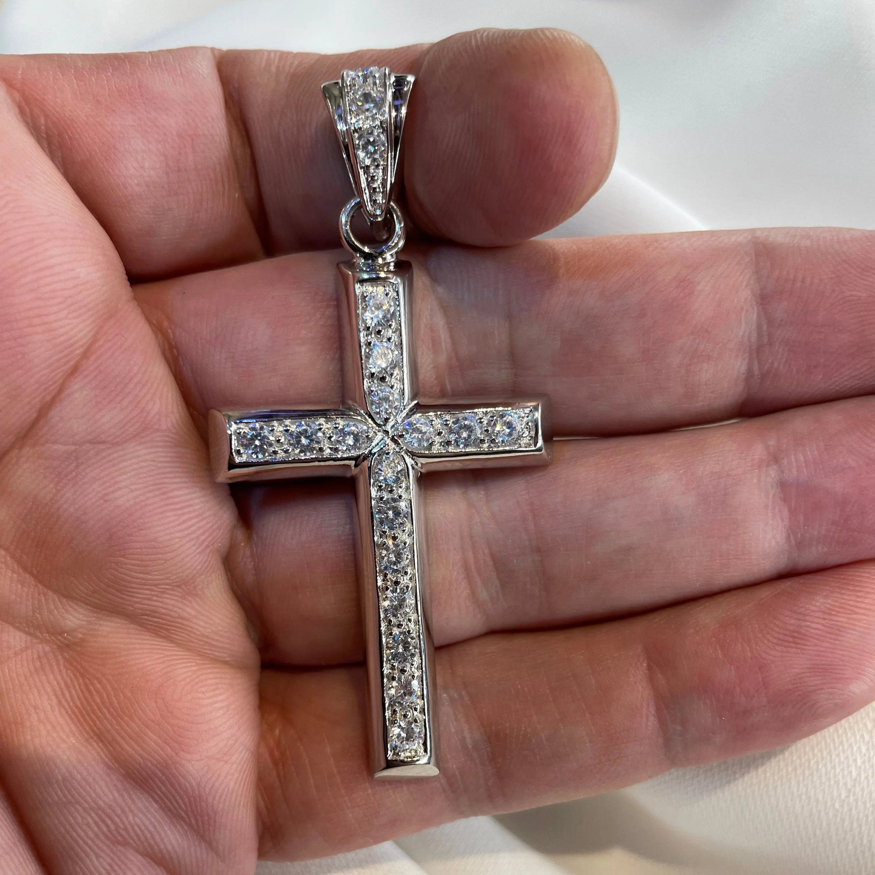 Sterling Silver CZ Cross Pendant - Gift Boxed (13.50 Grams) limanilondon
