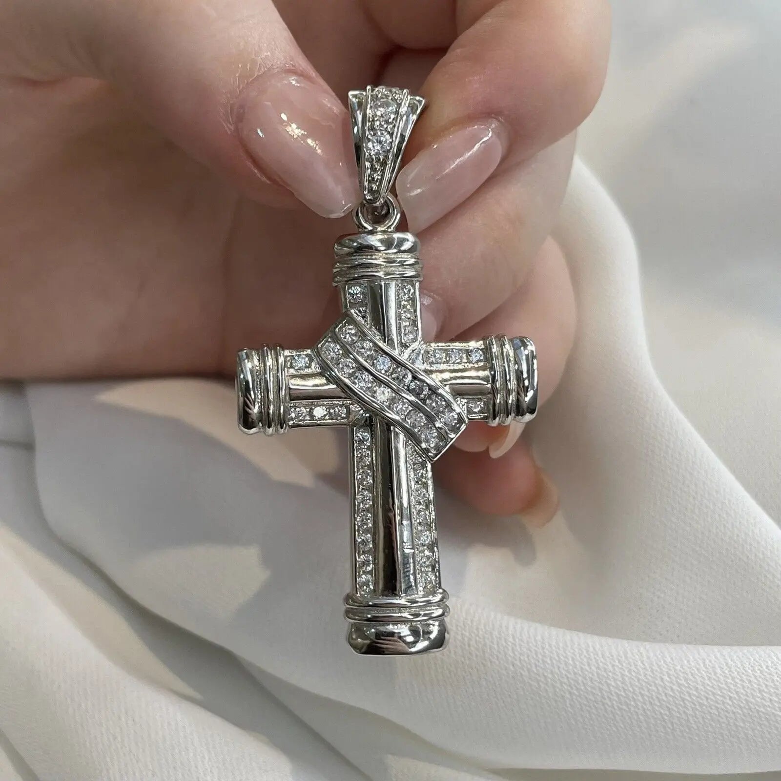 Sterling Silver CZ Cross Pendant - Holy Knot Design (16.00 Grams) limanilondon