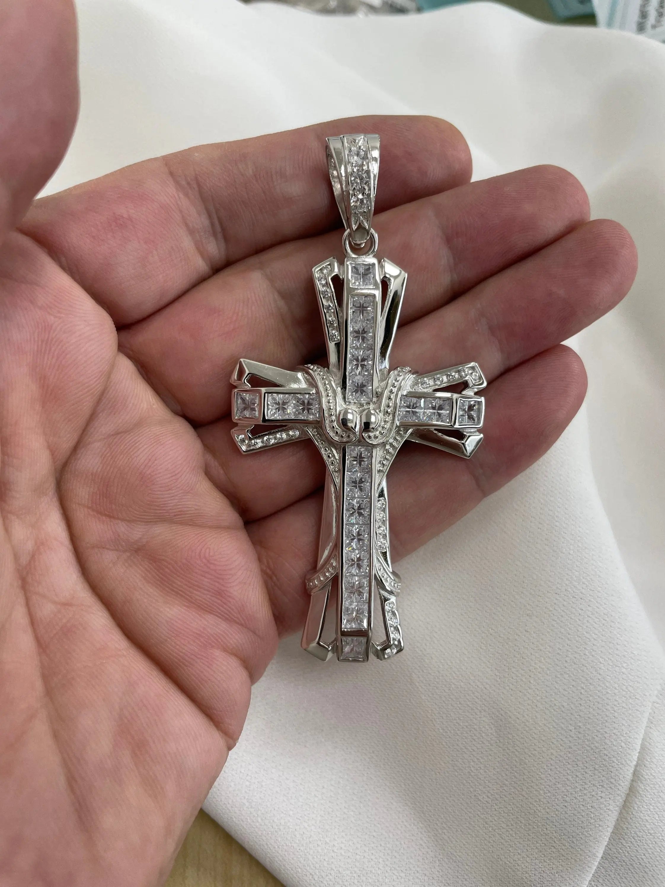 Sterling Silver CZ Cross Pendant - 30.50 Grams - Gift Boxed limanilondon