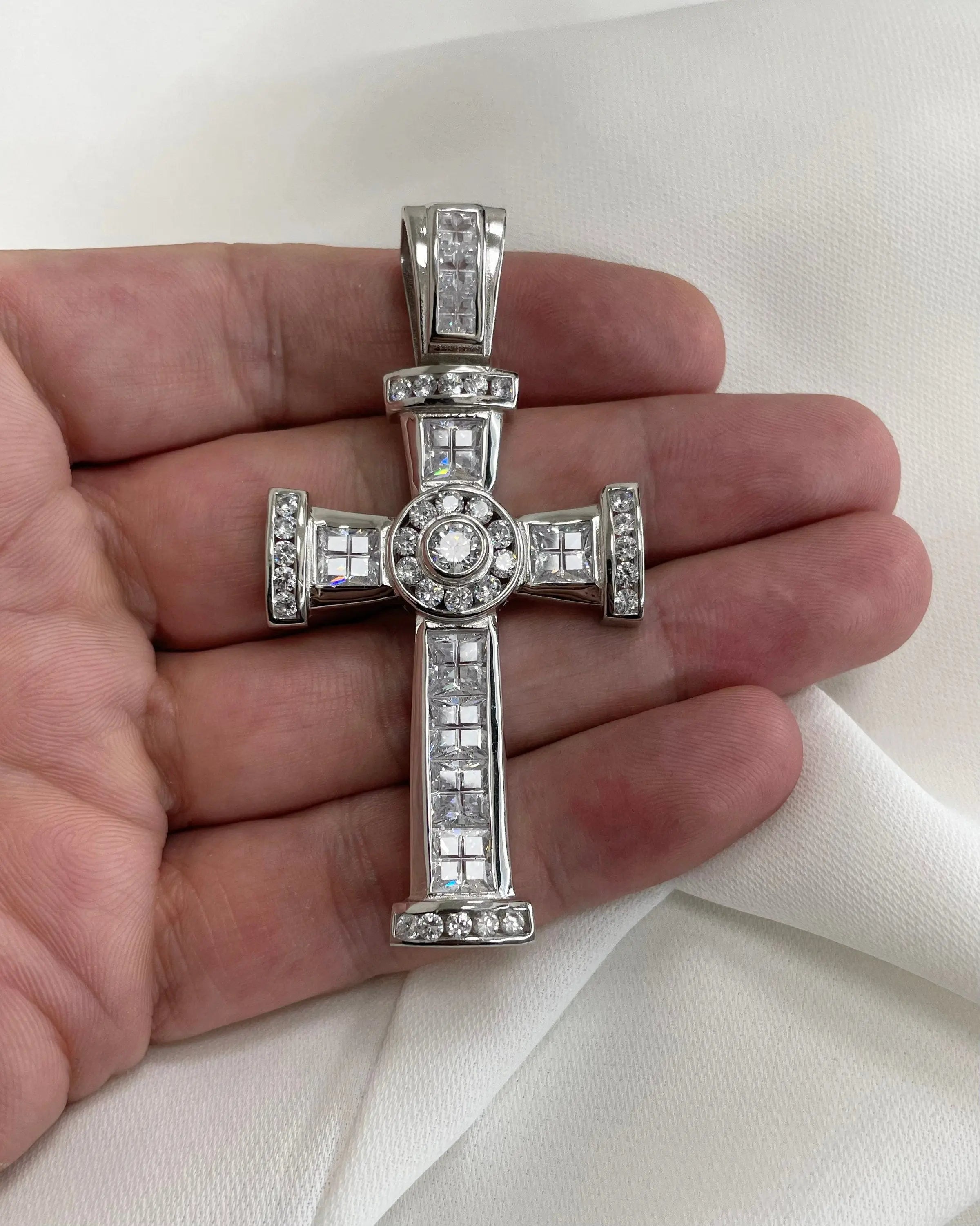 Sterling Silver CZ Cross Pendant - 27.00 Grams - Gift Boxed limanilondon