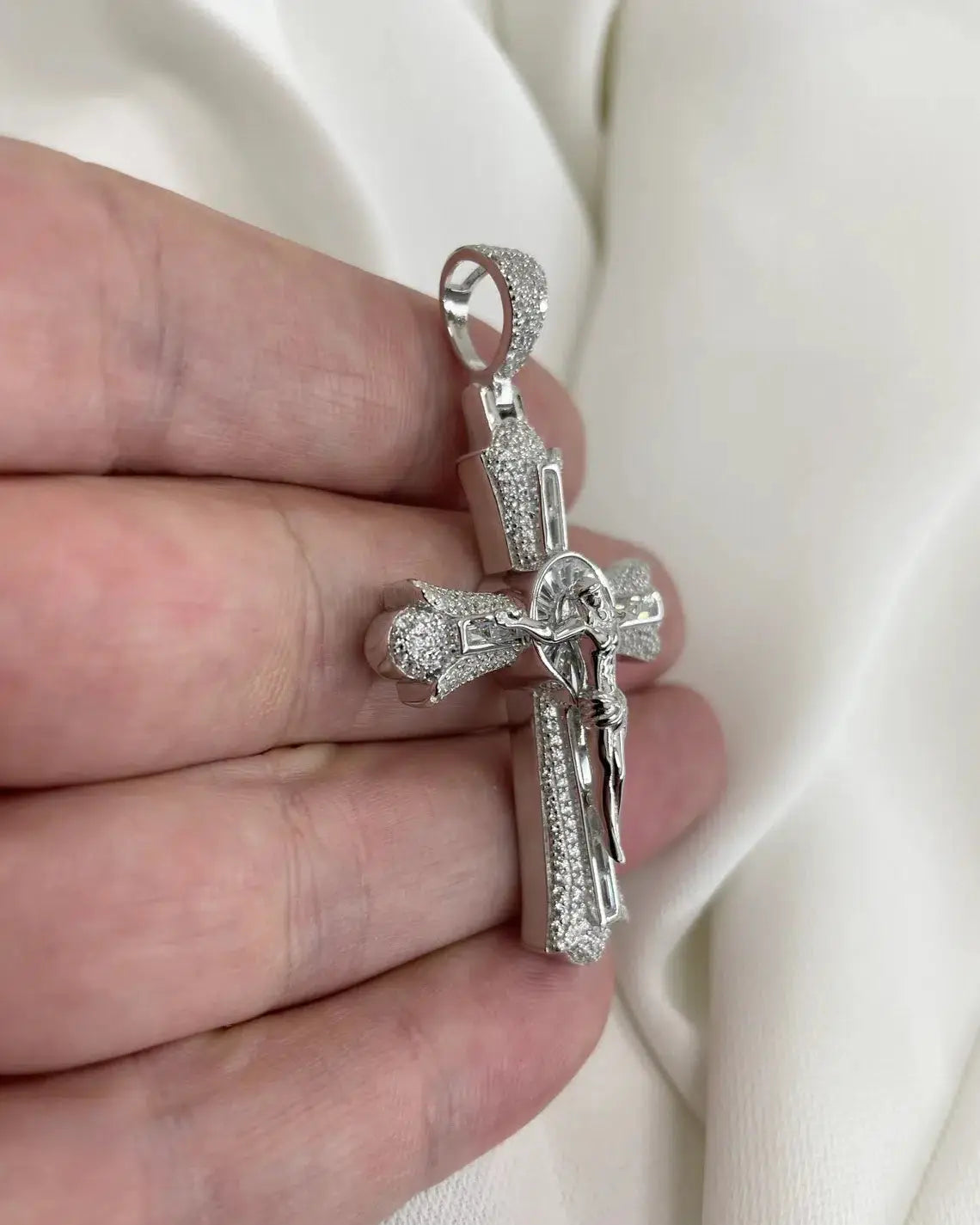 Sterling Silver Crucifix Pendant Set with Cross - Elegant 15.4 Grams Sterling Silver Cross Pendant limanilondon