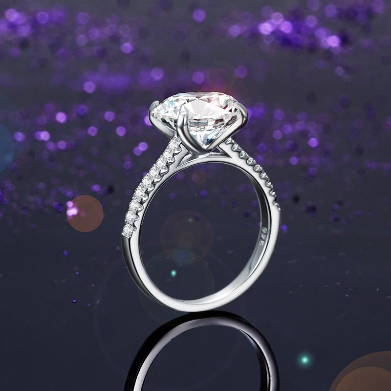 Solid 925 Sterling Silver 4 Carat Wedding Anniversary Ring Oval Cut Luxury Jewellery