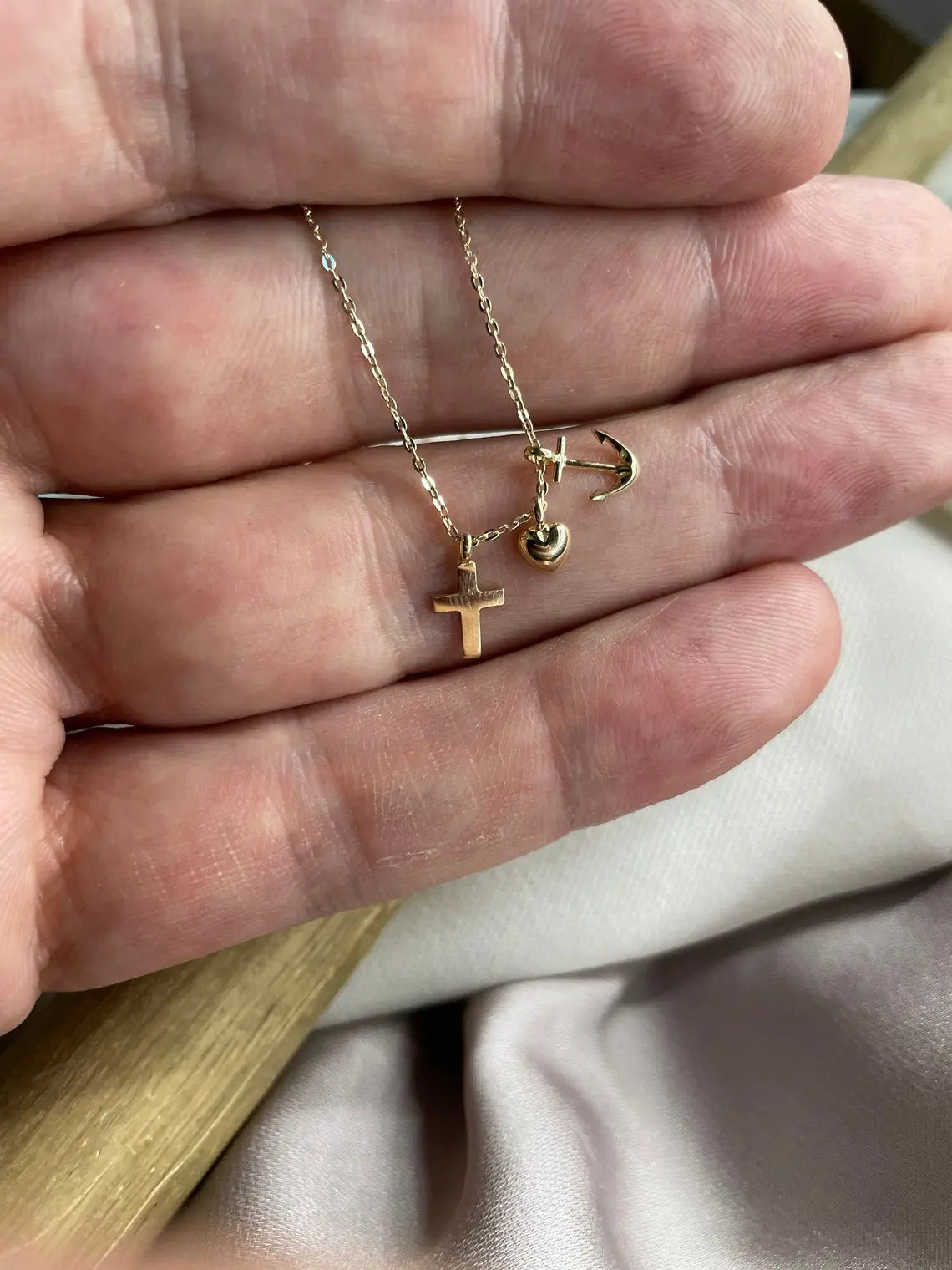 Genuine 9CT Yellow Gold Cross & Heart and Anchor Necklet - Gift Boxed limanilondon