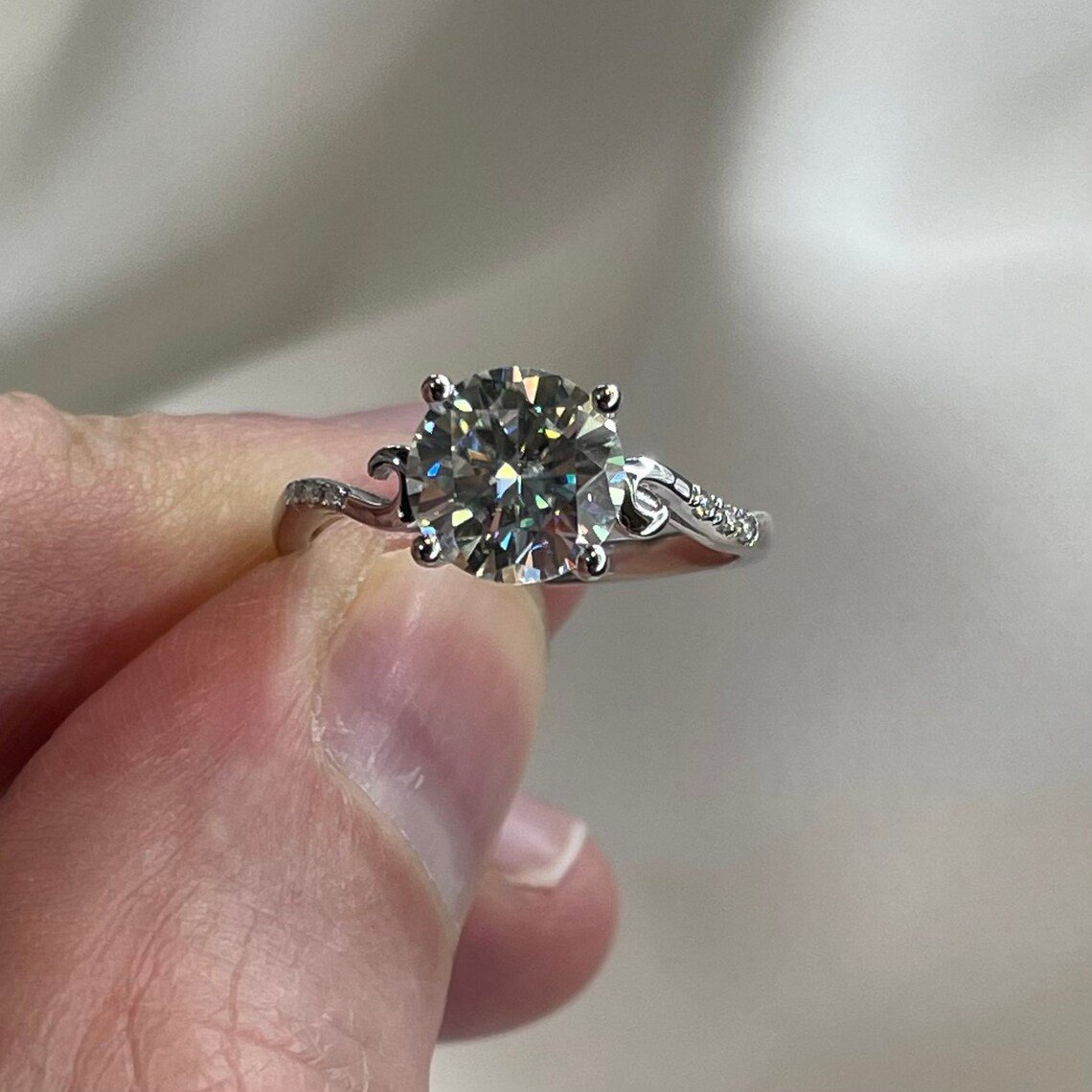 2 Carat Moissanite Diamond (8 mm) Wedding Engagement Ring 925 Sterling Silver