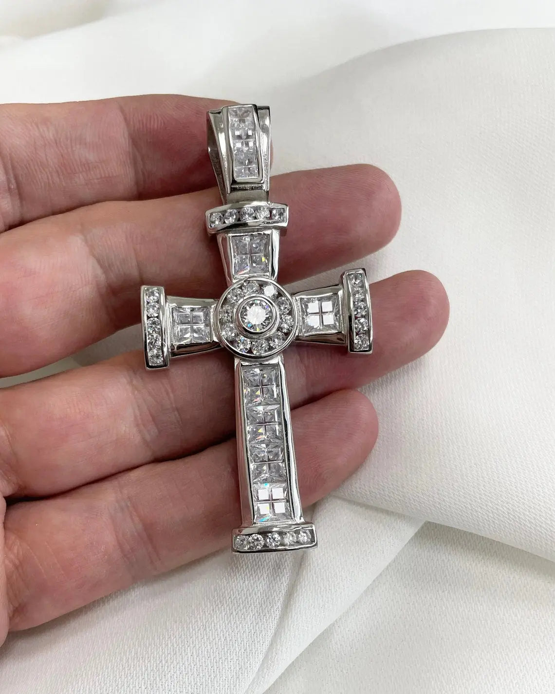 Sterling Silver CZ Cross Pendant - 27.00 Grams - Gift Boxed limanilondon