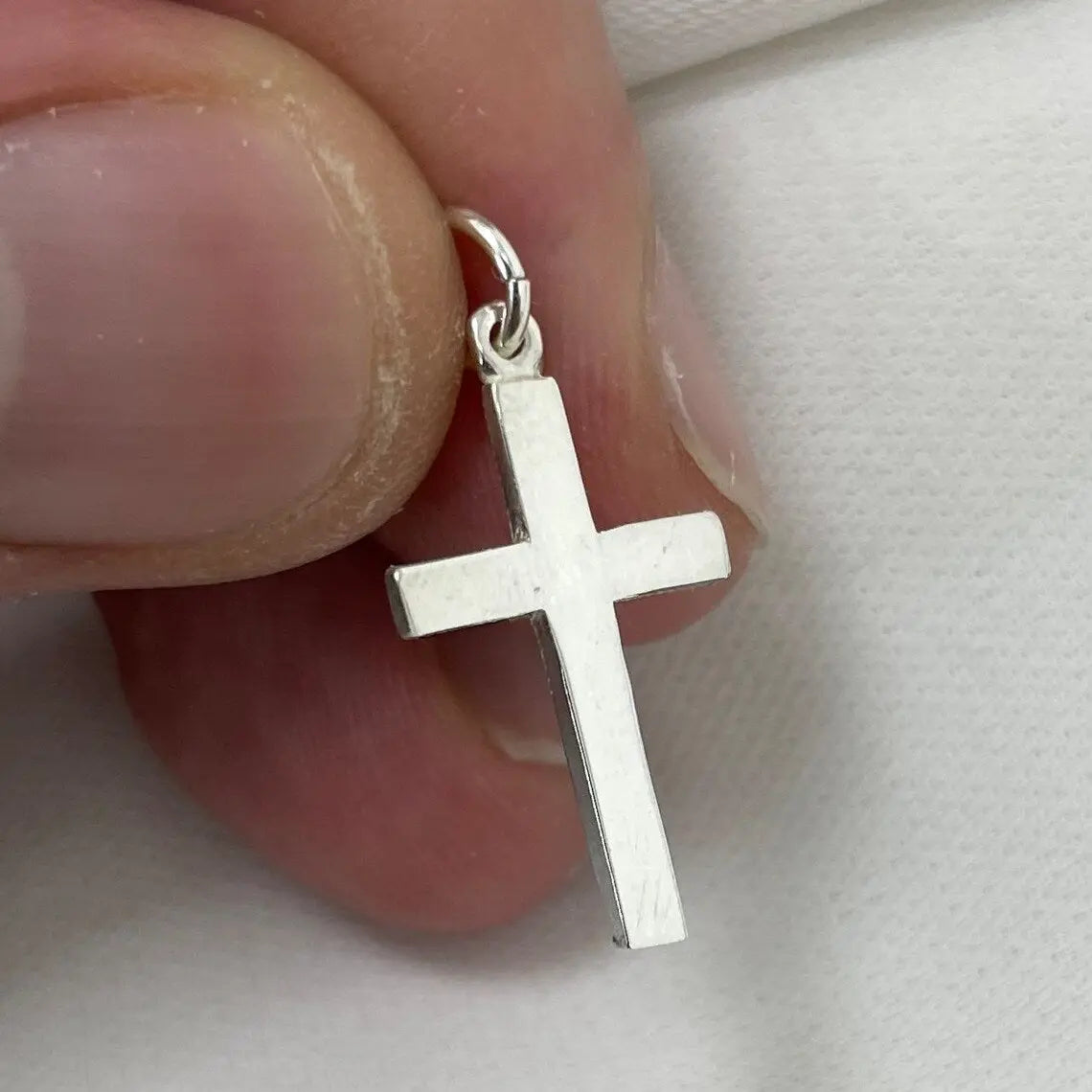 Sterling Silver Cross Pendant 1.10 Grams with Silver Faceted Belcher Chain - Gift Boxed limanilondon