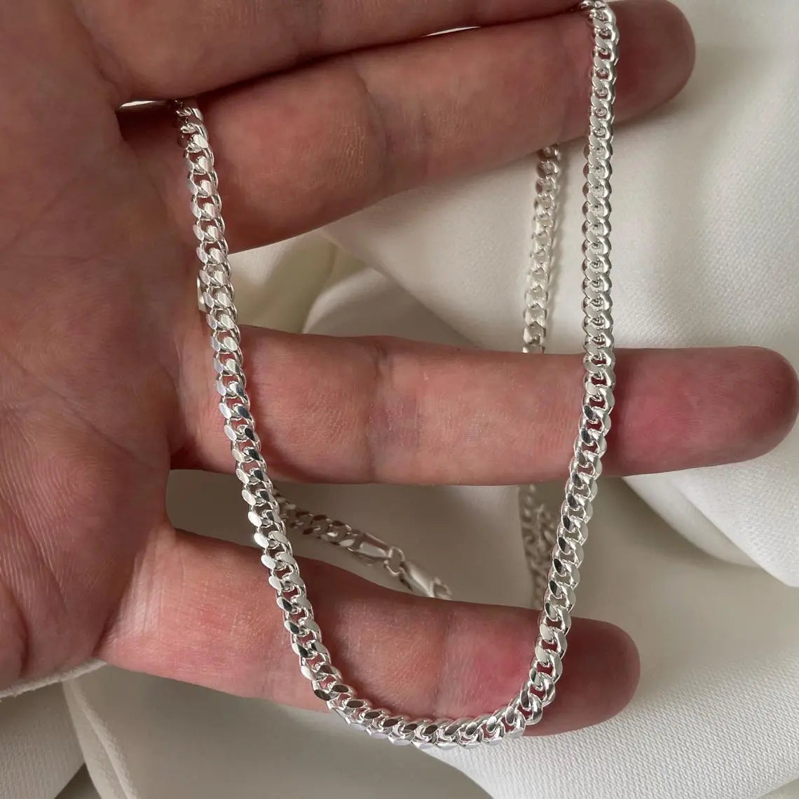 Sterling Silver Cross Pendant with Curb Chain - Gift Boxed limanilondon