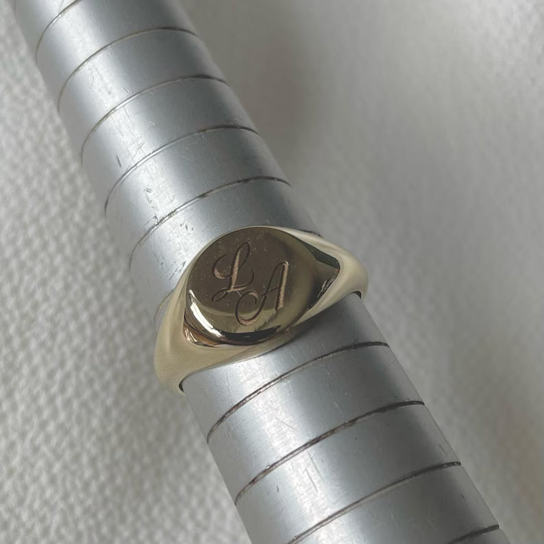 Personalised 9ct Yellow Gold Men's Signet Ring | Engraved Gold Ring