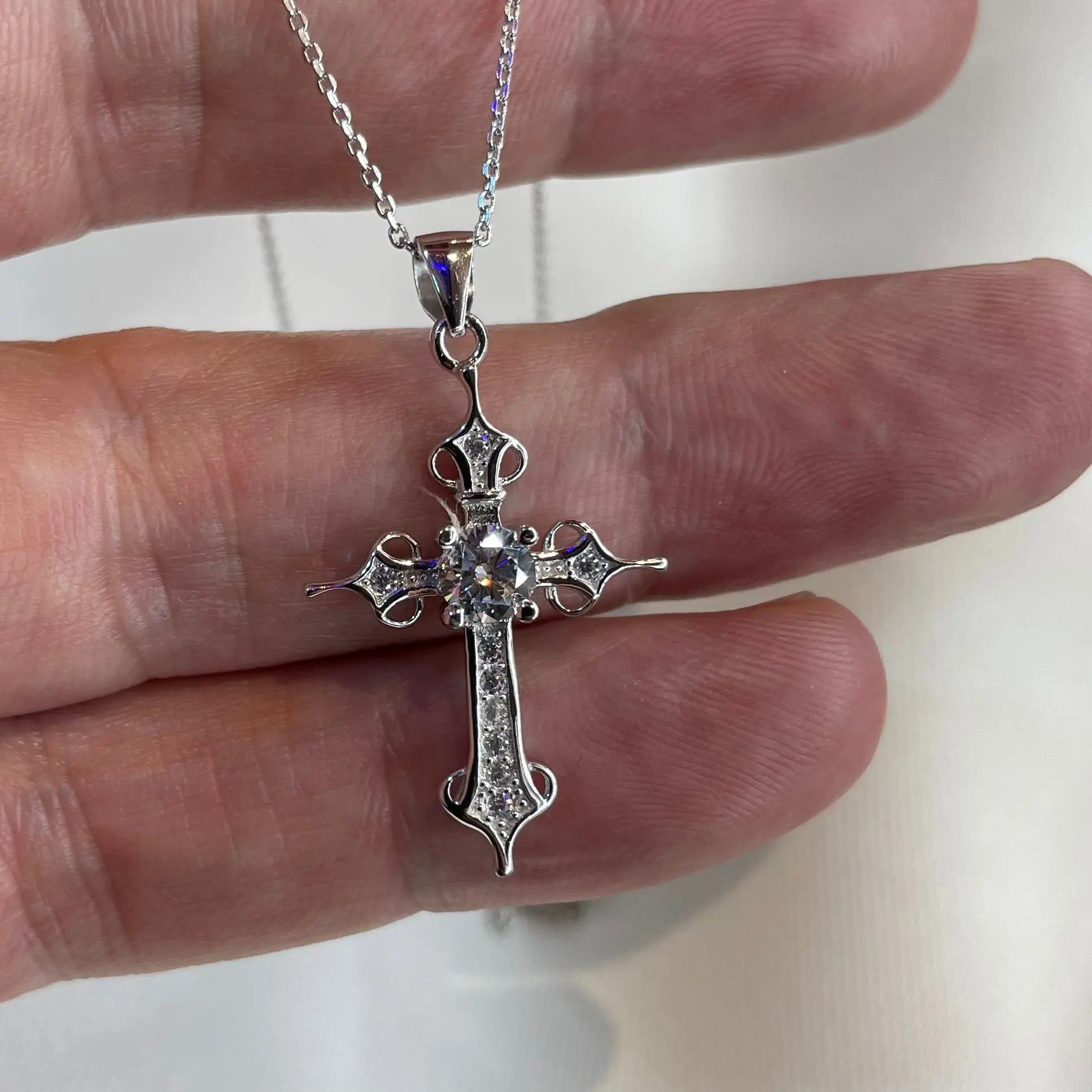 Created Diamond Cross Pendant Necklace: Sterling Silver, 18" Chain limanilondon