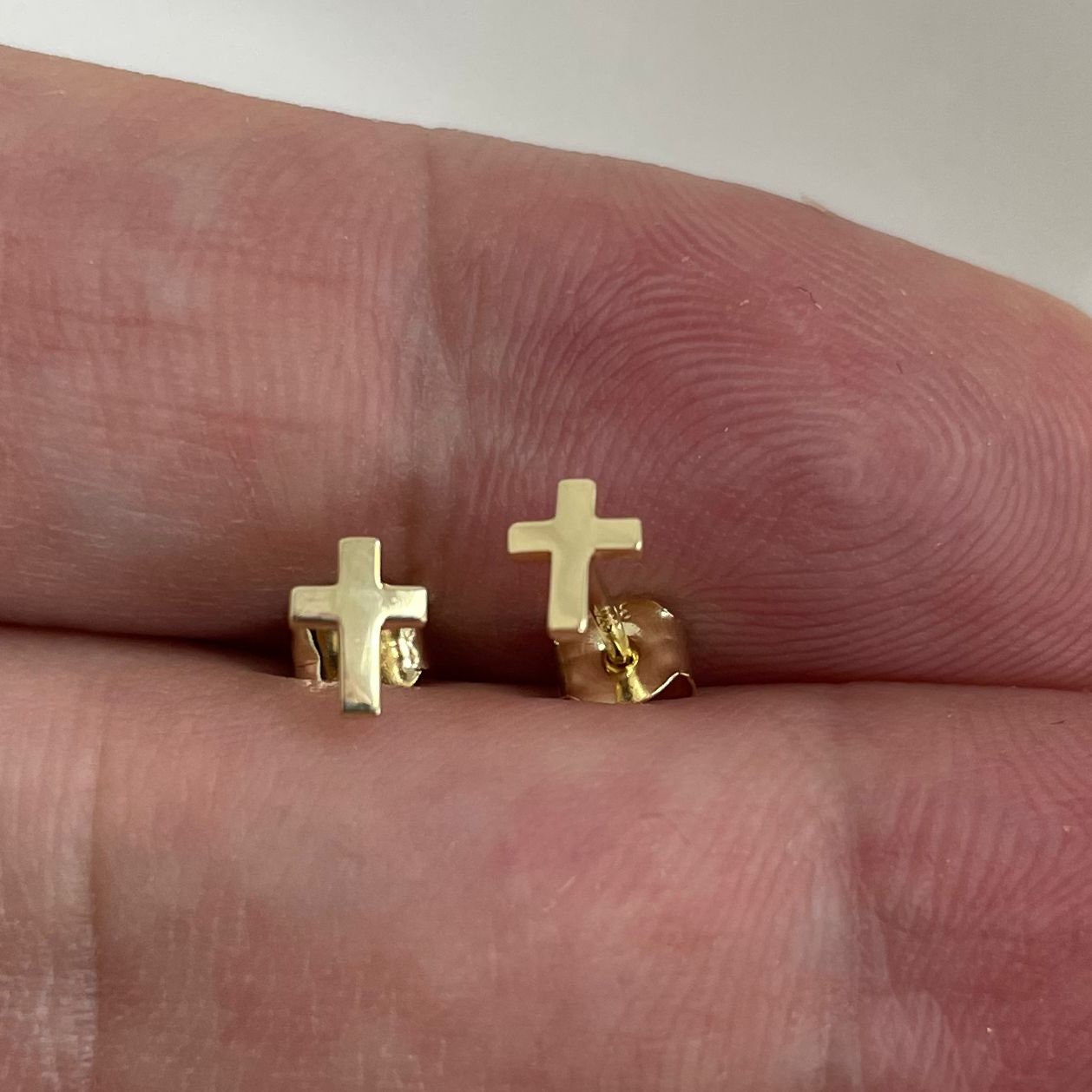 Genuine 9CT Yellow Gold Cross Stud Earrings 0.33 Grams - Gift Boxed