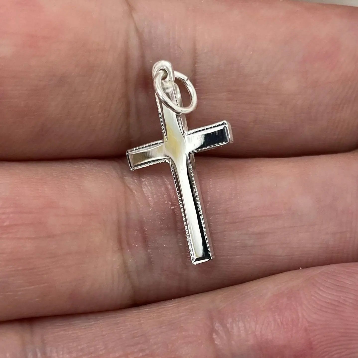 Sterling Silver Cross Pendant 1.10 Grams with Silver Faceted Belcher Chain - Gift Boxed limanilondon